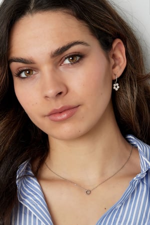 classic necklace with twisted charm h5 Picture2